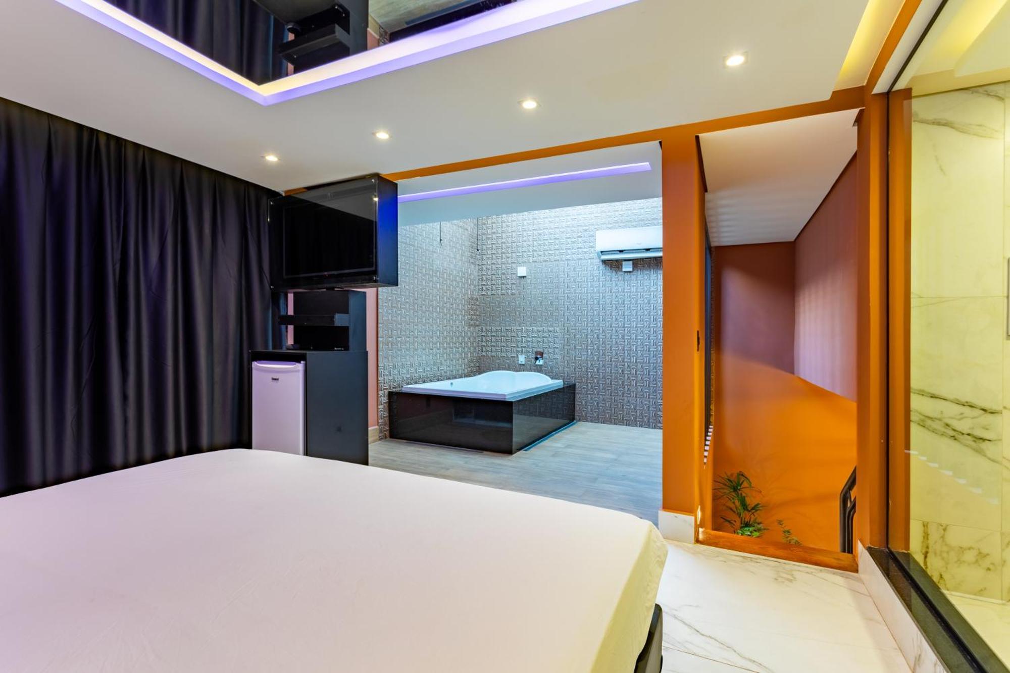 Drops Motel Brasilia นูเคลโอบันเดรานชิ ภายนอก รูปภาพ