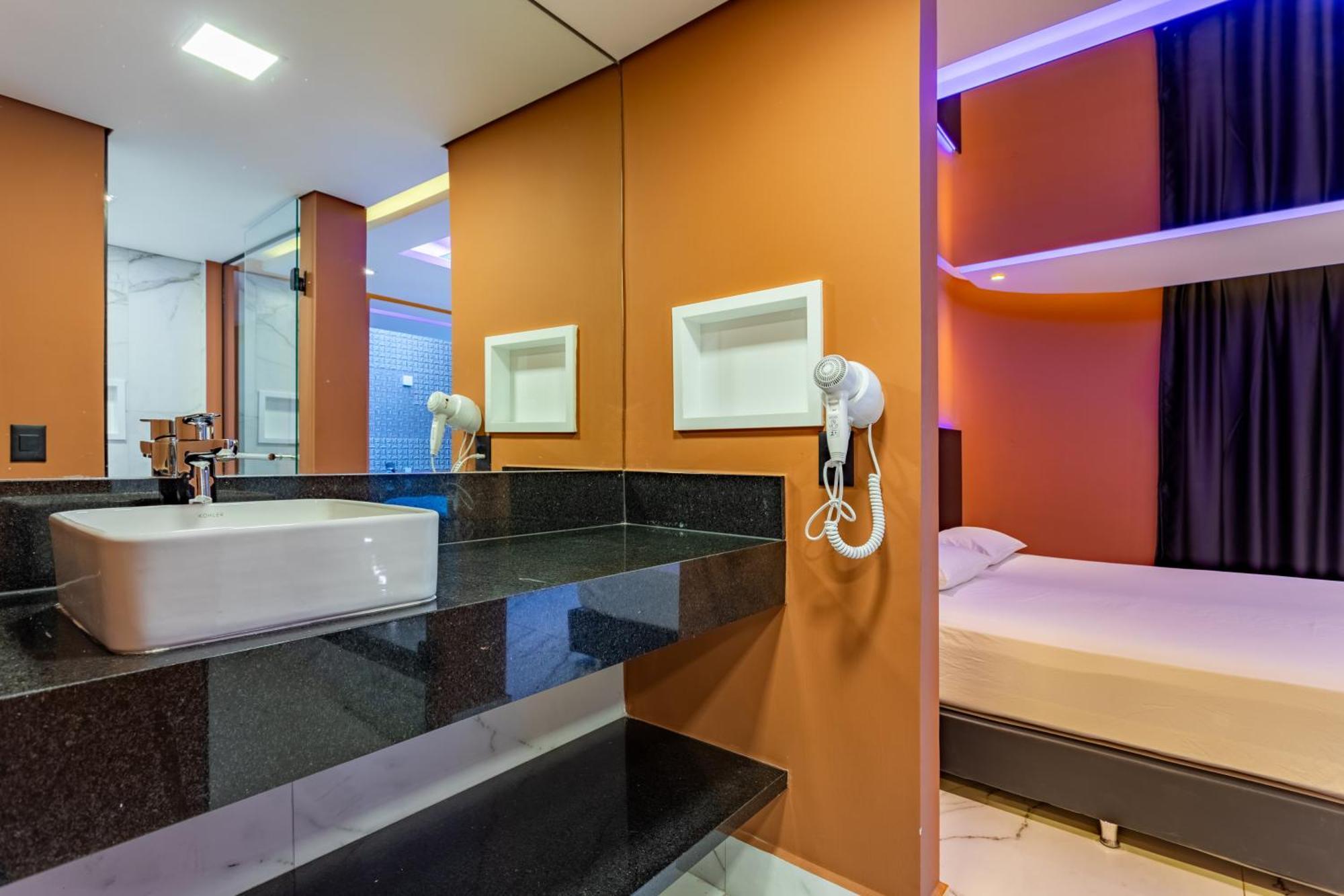 Drops Motel Brasilia นูเคลโอบันเดรานชิ ภายนอก รูปภาพ