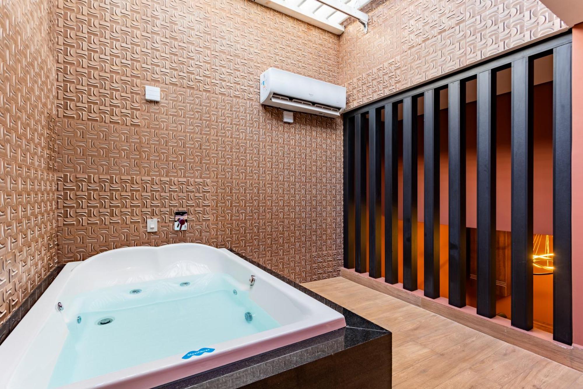 Drops Motel Brasilia นูเคลโอบันเดรานชิ ภายนอก รูปภาพ